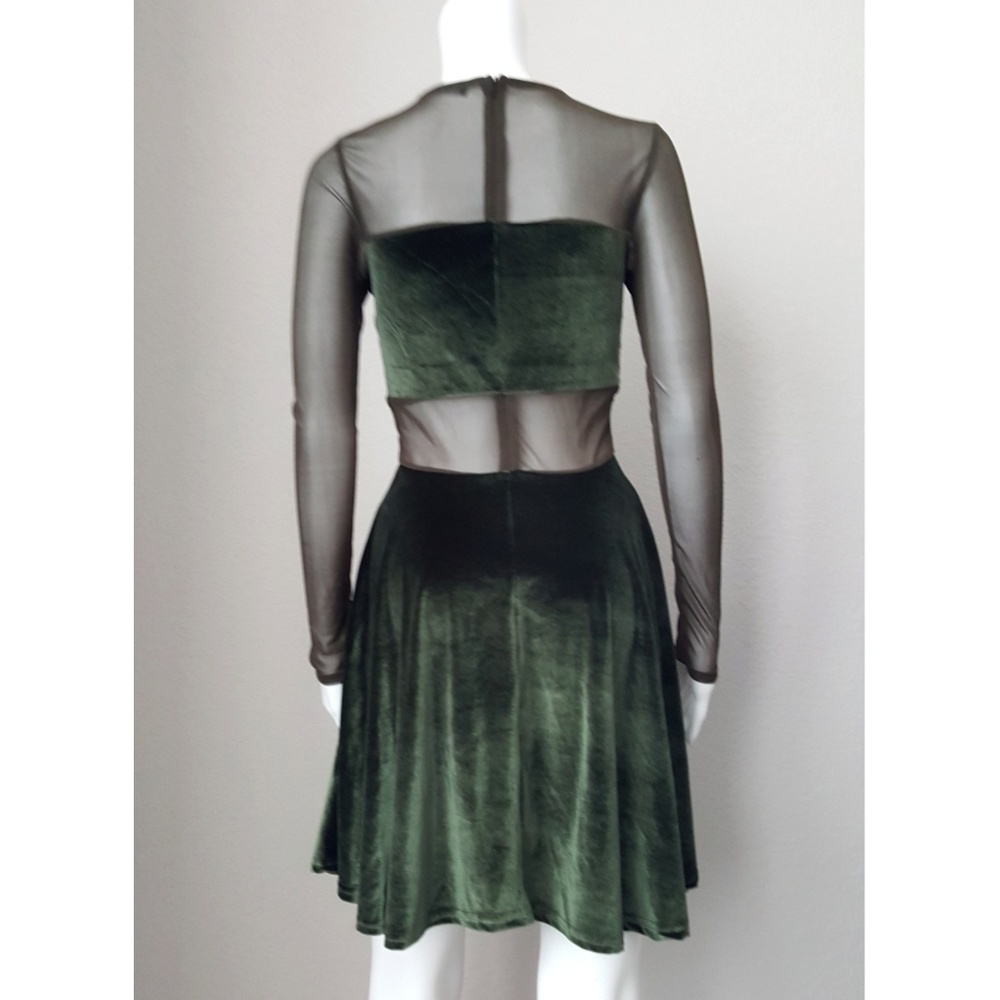 MISSGUIDED velvet and mesh skater dress - Picture 3 of 7